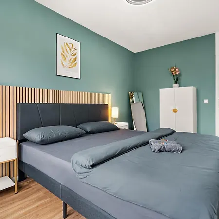 Smart - Near Essen, Oberhausen, Bottrop - Perfect For 6 Guests! Balcony - Netflix - Smart Tv Apartment